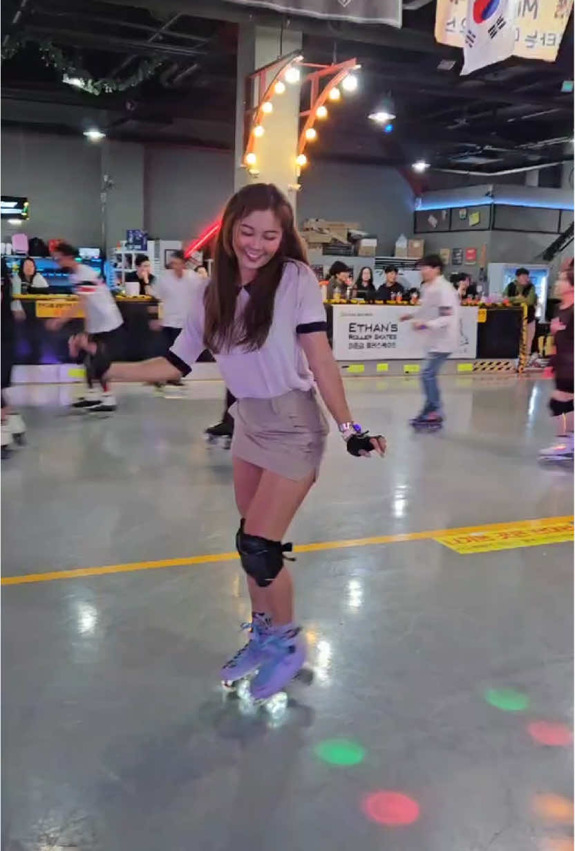 Skating around the world series. At Korea roller rink! 청라 국제롤러스케아트장에서~ Thank you to the HongKong skaters for filming!  #korea #롤러장 #롤러스케이트 #rollerskating 