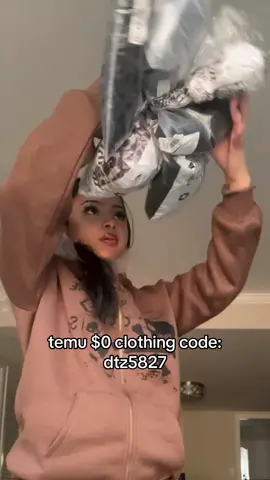 🔍code: dtz5827 for $0 items 🎉✨Check out the link in bio to shop now! 🔗 (Only for new app users with qualifying orders.T&Cs apply) Enjoy FREE shipping and FREE returns for up to 90 days! 🚚#temu#temumethod #temucodes #temudealcode #temuhaul #temufinds #viral #fypage #trending#blackfriday #blackfridaydeal
