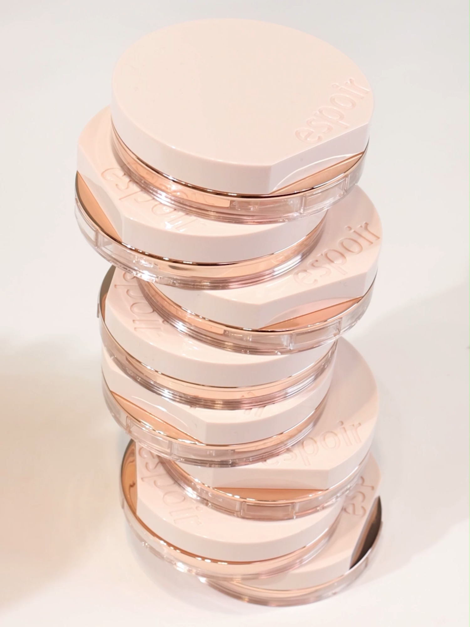 𝗕𝗘 𝗚𝗟𝗢𝗪 𝗩𝗼𝗹𝘂𝗺𝗲 𝗖𝘂𝘀𝗵𝗶𝗼𝗻 - Với công thức vegan plumping water, sản phẩm giúp làn da căng bóng, rạng rỡ ngay lập tức💖✨ ✅ Tìm kiếm làn da glowy hoàn hảo ngay hôm nay! #espoirvn #ESPOIR #EspoirVietNam #espoirmakeup #espoirbeglowcushion  #beglowvolume #phannuocbatsang #cushion #Espoircushion #kmakeup #kbeauty #Goclamdep #reviewlamdep #koreancosmetics #xh #fyp