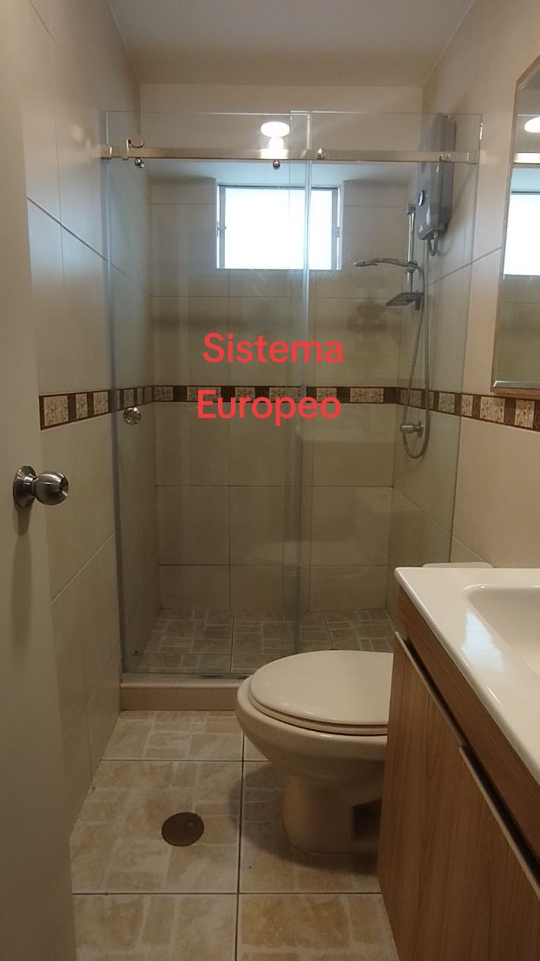 #sistemaeuropeo  #sistemaeuro  #puertasmodernas  #puertasdeduchaperu  #mamparasparaducha  #vidriotemplado  #puertadeducha  #puertasdeducha 