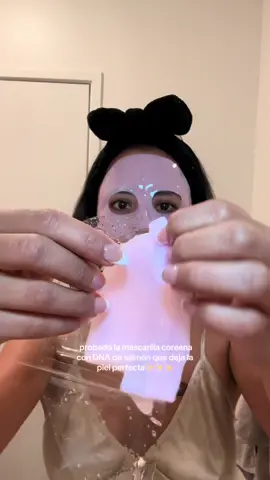 Esta mascarilla tiene fragmentos de DNA de salmon y colageno que deja la piel súper suave e hidratada✨👌🏼 @Medicube US #medicube #fyp #foryou #skincare #skincareroutine #skintok #kbeauty #korean #contentcreator #latinacreator 