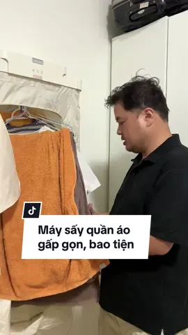 Trời ơi, cái máy sấy Deladep SQA01 này đúng là “chân ái” của các mẹ bỉm sữa! Máy sấy gấp gọn đa năng, có khử khuẩn bằng tia UV, kiểu tủ sấy mà lại không cần lắp ráp #TikTokAwardsVN #chuyennhasotaheo #review #xuhuong #mebimsua #maysaygapgon #maysaytreotuong #maysayquanao #tienichcuocsong @Giadinhsotaheo 