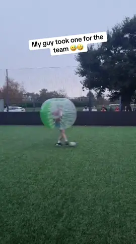 1-0 ⚽️🤣 #bubblefootball #footballtiktoks #viraltiktok #viraltiktok #footballfunny #funnyvideos 