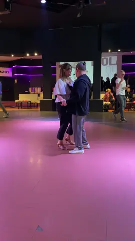 Ecco lo stage di venerdì scorso all’opera disco. Come sempre è stata una serata fantastica. #dance #salsaybachata #scuoladiballoverona #almadecasinoparasiempre #bachata #bachatadancing #stage #opera @andreaalmabegnini @Gaia 