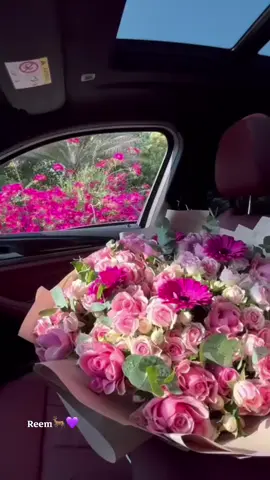 الورد #يهدى من وفا الناس #للناس.. ‏الا #انت غير #الناس نهديك للورد.. يازين #صوتك لاانسكب #عطر الأنفاس.. ‏ذوب مسامع عاشقك #سكر السرد😉