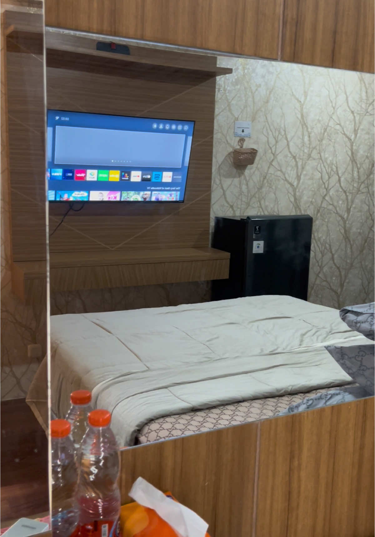 📲 HUB NO WA ADMIN DIBIO  ⚡️Sewa apartemen murah taman sari prospero & suncity sidoarjo. ruwedy setiap hari, mau sewa jam’ an, harian dan mingguan bisa bgt ♡ Apartemen kami menyewakan 3 tipe room kalian bebas mau request room yang tipe apa?  • (studio) / kamar tidur aja dan kamar mandi. • (1BR) / 1 kmr tidur, ruang   tamu dan kamar mandi. • (2BR) / 2 kamar tidur, ruang tamu yang cukup luas dan kamar mandi. untuk info lebih lengkapnya bisa langsung hub.nmr di bawa ini 📞Wa : 081222289930   Ig / tiktok : @sewaapartemenku.sidoarjo 📌 Kami juga memfasilitasi : • Tv • ⁠lemari • ⁠kulkas  • ⁠ac • ⁠minuman air mineral • ⁠peralatan mandi • ⁠Water heater  • ⁠teko listrik  • ⁠kompor listrik • ⁠alat makan • ⁠tissu  • ⁠free akses card  • ⁠kolam renang • ⁠tempat Gym  • ⁠Free WiFi 📌 Pembaran bisa melalui via : • COD ✅ • ⁠TRANFER ✅ • ⁠JUGA BISA DP DULU✅ • ⁠KHUSU WEEKEND HARUS    DP 50K ✅ • ⁠SYARAT KTP ✅ TANGAN PERTAMA 🫴🏻 Owner jelas & amanah no ribet’ no drama’ langsung sat set, buruan booking sekarang juga👋🏻 #sewaapartemenkusidoarjo #sewaunitapartsidoarjo #sewaapartemenmurah #sewaapartemensidoarjo #jawatimur #apartemenprospero 