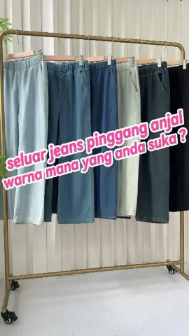 Baggy style jeans with elastic waist💥
#clasheootd #jeans #jeanshighwaist #baggyjeans #jeansoutfit #widelegjeans #plussizejeans #jeanswanita #seluarjeansmurah #seluarcantik #jeanswanitamurah #seluarviral #seluarpalazo #seluarjeansperempuan 