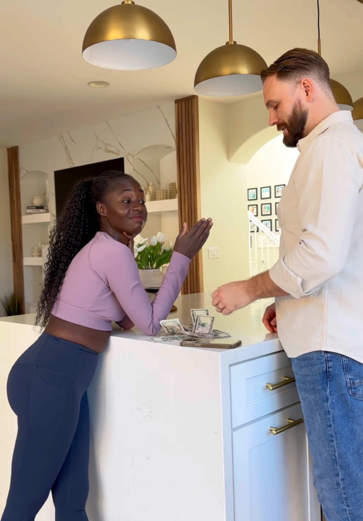 He might be syring but I am smart, Always the phones is the way to ho😂 #coupleschallenge #couplegoals 