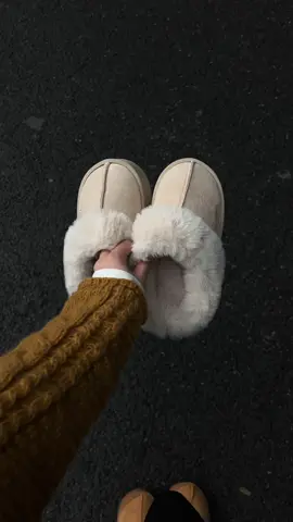 Sục lông mùa đông hạt dẻ cho các nàng 🤍 #tieutieuofficial #review #unbox 