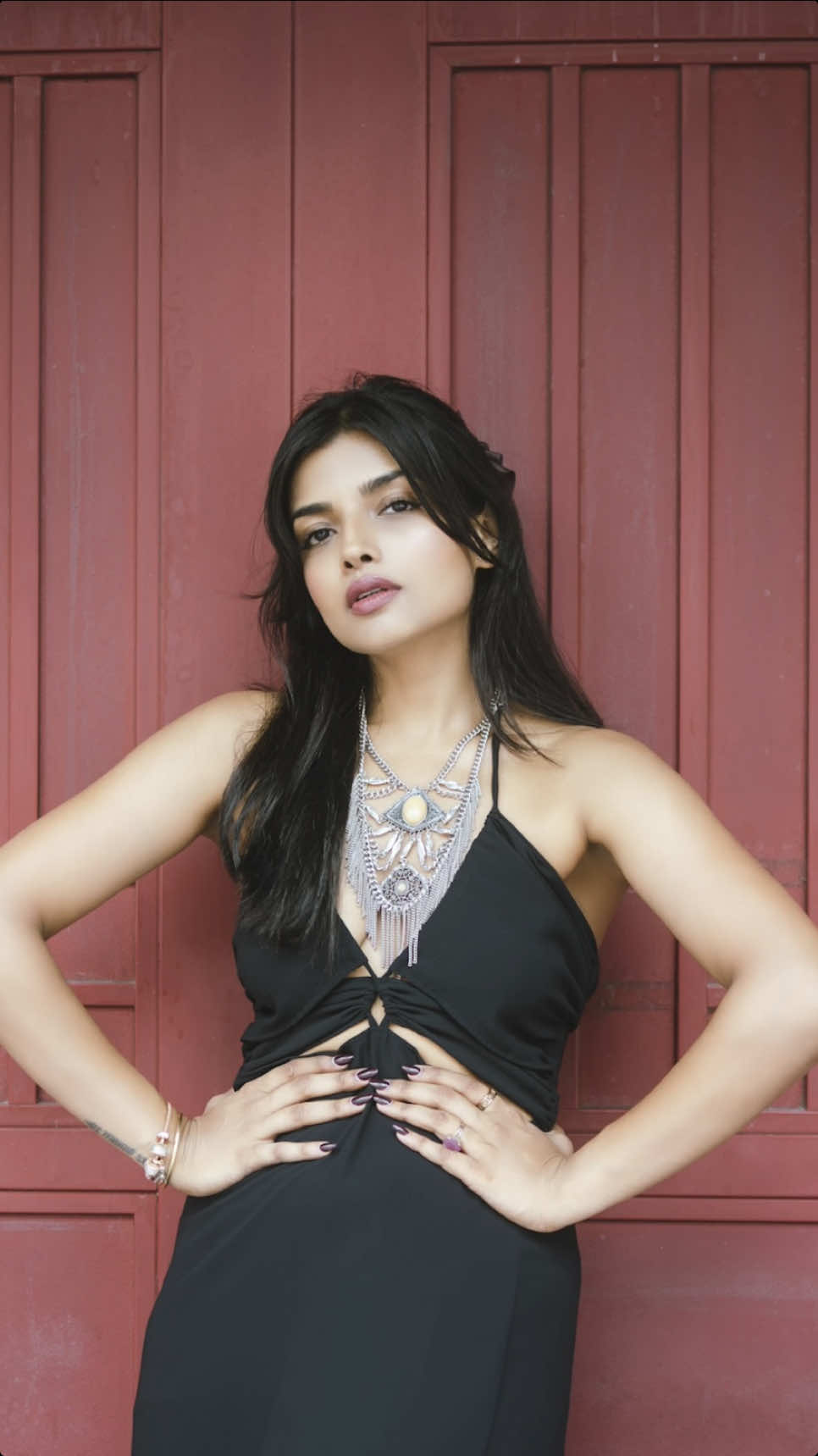 Poses like a model for ladies #photography #howtopose #singapore #singaporephotographer #photographer 