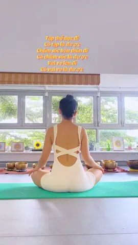 Bạn muốn có một thân hình đẹp nhưng lười vận động thì sao Thì chịu chứ sao giờ 🌝🌝 #TikTokAwardsVN #yoga #exercise #theduc #yeuthuong #tết 