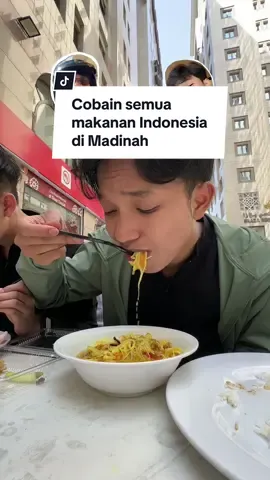 Tapi gausah kaget sama harganya yaaa, emang segitu rata rata disana. Ngobatin rasa kangen kita sama masakan Indonesia bestt #mas_nizar 