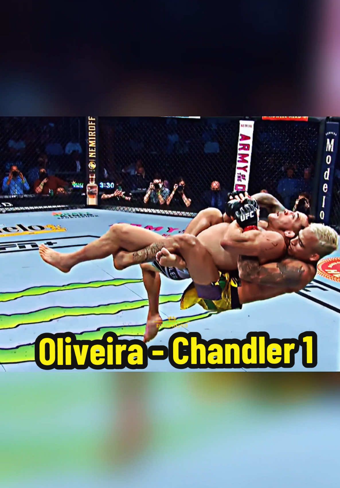 Ufc 262: Trận tranh đai kịch tính giữa Charles Oliveira vs. Michael Chandler .Dù bị đánh giá thấp hơn và lép vế hoàn toàn sau h1 nhưng Oliveira đã bất ngờ hạ gục Chandler để giành đai vô địch mở ra chuỗi trận bảo vệ đai hấp dẫn nhất lịch sử hạng cân .Trận Rematch sắp tới tại Ufc 309 Oliveira được đánh giá cao hơn rất nhiều.Nhưng Chandler vẫn vô cùng nguy hiểm đặc biệt trong những phút đầu trận đấu. Trận đấu này sẽ tạo ra bước ngoặt rất lớn đến sự nghiệp của cả 2 võ sĩ,người thắng chắc chắn có cơ hội tranh đai.còn thua thì ko còn cơ hội nào nữa . #UFC #mma #knockout #ufc309 #charlesoliveira #michaelchandler #dtdung93 