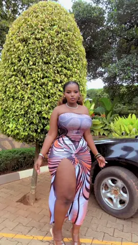 I’m in such a happy mood today… tomorrow’s my birthday, and I can’t wait to celebrate life !♥️ #anyexcusetodrink  Hair by @DE WAVE UNISEX SALON 