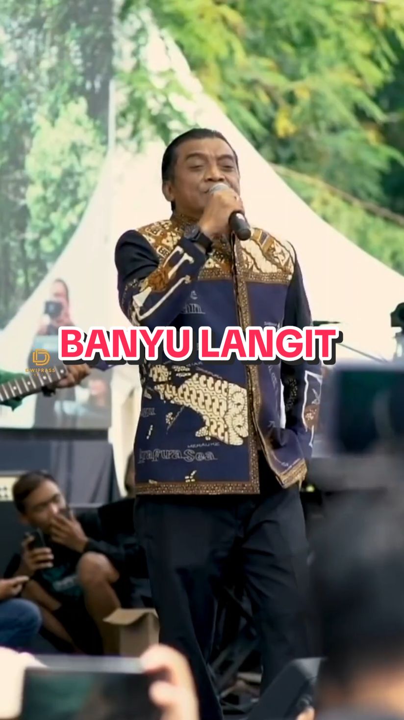 BANYU LANGIT  Title  : Banyu Langit  Artist  : Didi Kempot Songwriter  : Didi Kempot  Source  : YouTube UGM Channel ………………………………………………………… #banyulangit  #didikempot  #sobatambyar  #kempoters  #fypシ゚  #dwiprass  ………………………………………………