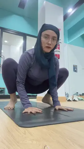 Vinayasa Yoga lagi 😍 #fyppppppppppppppppppppppp #yoga #yogaflow #yogaclass #fithubindonesia #health #healthy #healthyliving #healthylifestyle #fypage 