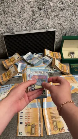 #money #euro #50euro #20euro #50 #20 #cash #moneycounting 