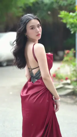 Đôi mắt viết đầy những câu chuyện buồn nhưng gương mặt vẫn ko lộ chút phong sương #linhmiu #xuhuong #singgo @holylinhmiu 