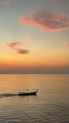 ติดอยู่ในช่วงเวลา#ฮิลใจ #ท้องฟ้า #ทะเล #fyp 