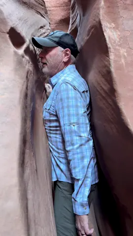 What we learned from Spooky slot canyon: It would be helpful to have a “summer bod” instead of a dad bod. Do not eat a large pizza at Escalante Outfitters the night before. The tester they installed in the parking lot will give you false hope. The slot canyon is actually several inches narrower in the tightest spot. Who thinks this looks like fun? #spookyslotcanyon #utah #slotcanyon 