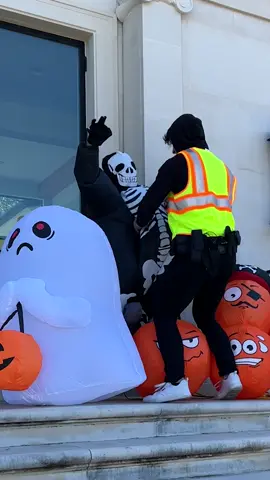 Blow Up Decorations Scare Prank #prank #funnypranks #scareprank #prankgonewrong #pranks