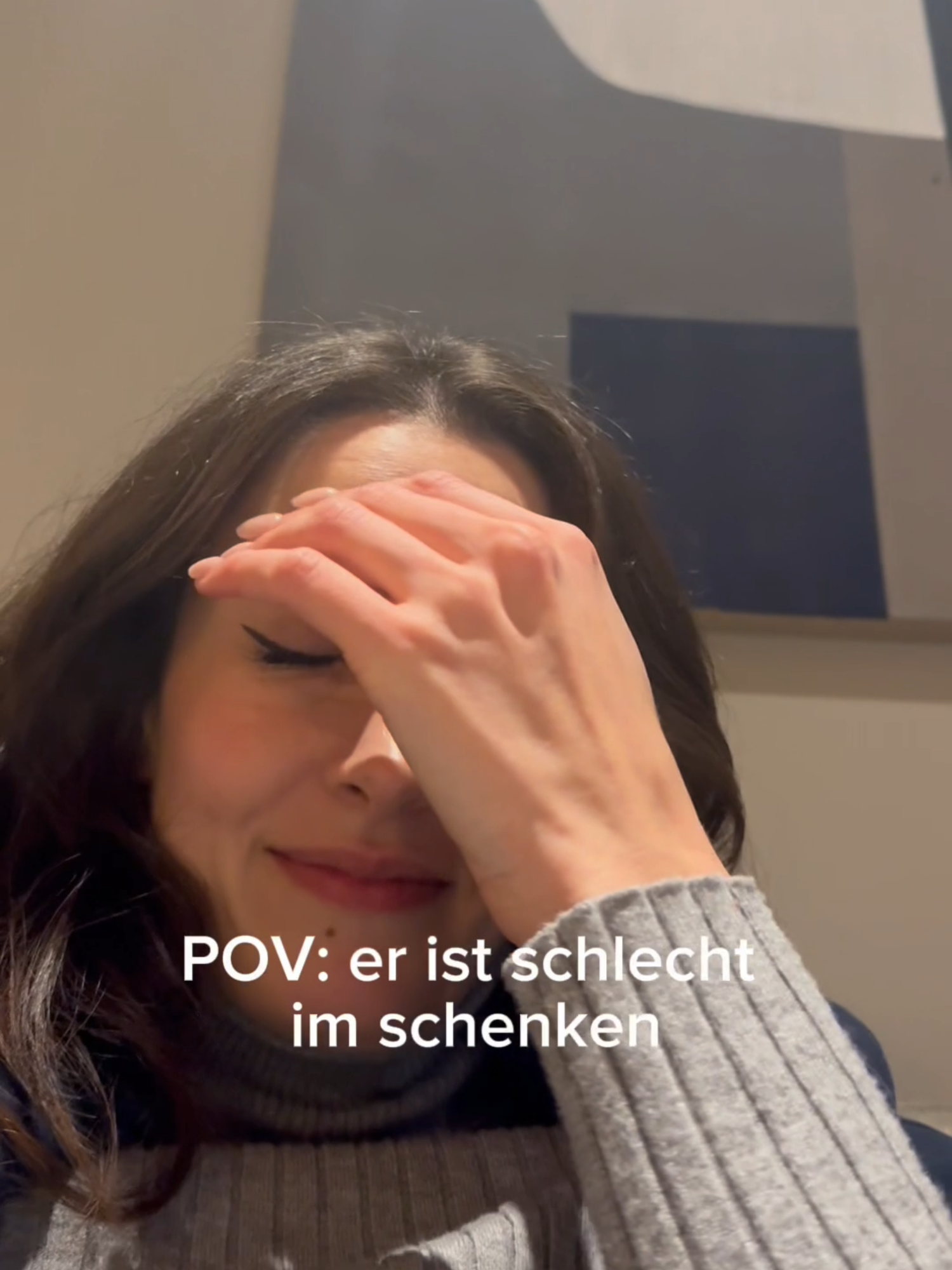 Kennst du auch diesen einen Freund, der deiner Freundin immer doofe Geschenke macht? Dann markiere ihn unter dieses Video, damit er dieses Jahr das perfekt Geschenk macht!! #xmas #gift #boyfriend #foryoupage❤️❤️ #fyp #missgermany @we_are_unicake