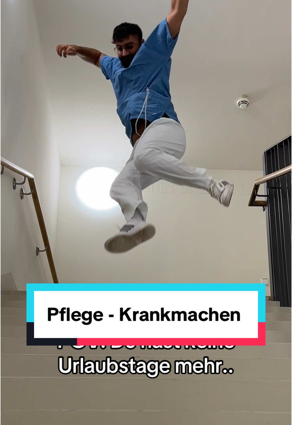 Bruder brauch noch an Weihnachten frei ya..🎅🏾 #krankenhaus #krankenpfleger #krankenschwester #krankenpflege #pflegekraft #altenpflege #pflegeheim 