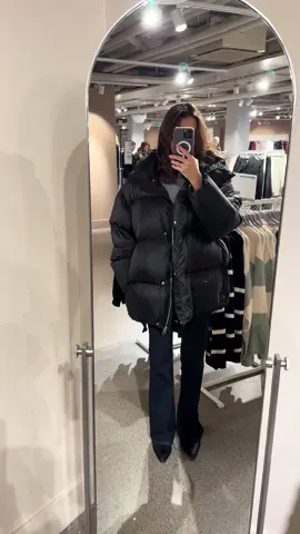 @H&M  wow 😮 #outfitinspo #outfit #fashion #fashiontiktok #stockholmstyle 