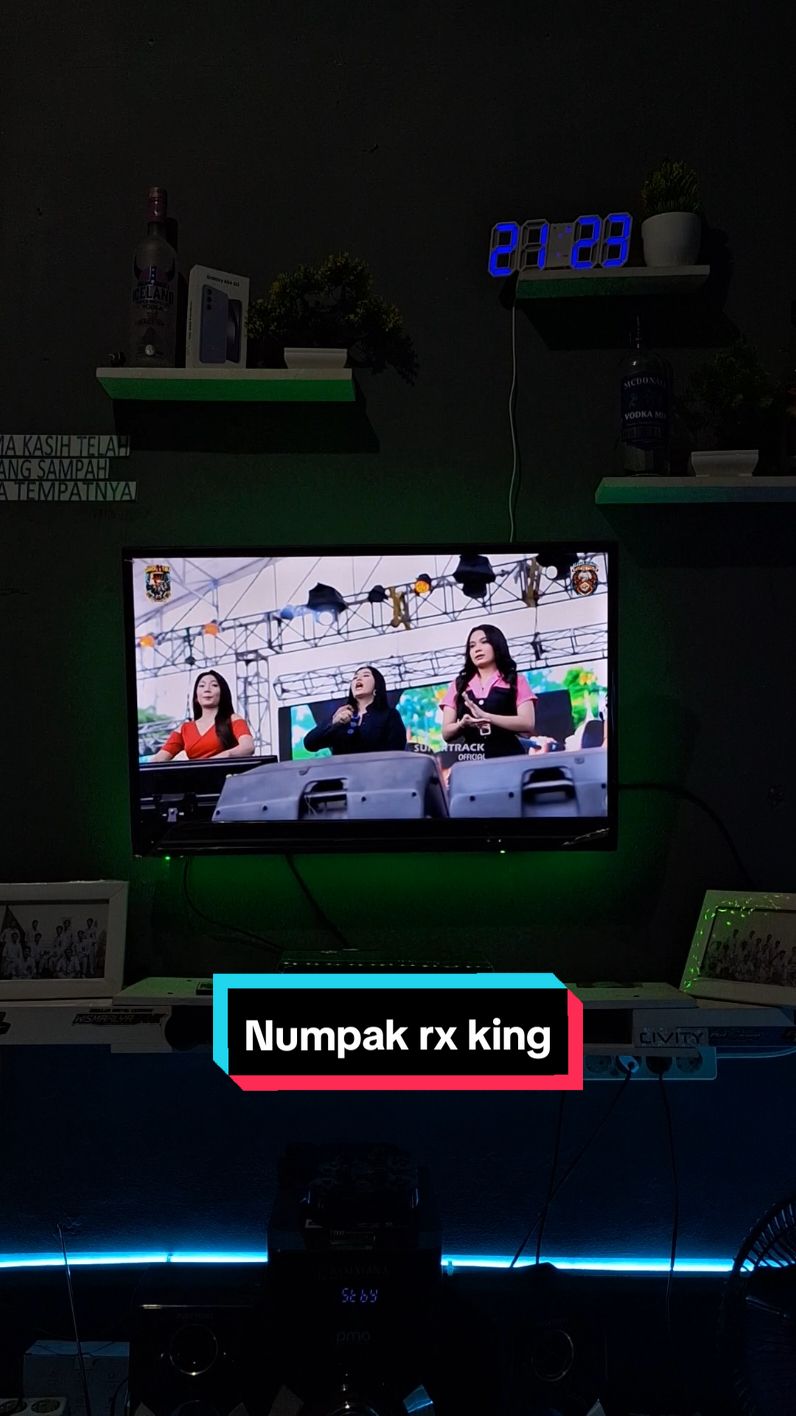 NUMPAK RX KING - ALL ARTIST ADELLA  OMADELLA #numpakrxking #omadella #omadellaamc #hennyadella #cumicumiaudio #dangdutkoplo #storydangdut #foryou #bahanswmu #fyp #fypviral #trendingvideo #rxkingindonesia #rxking #2stroke #jamda4yrkijogja 