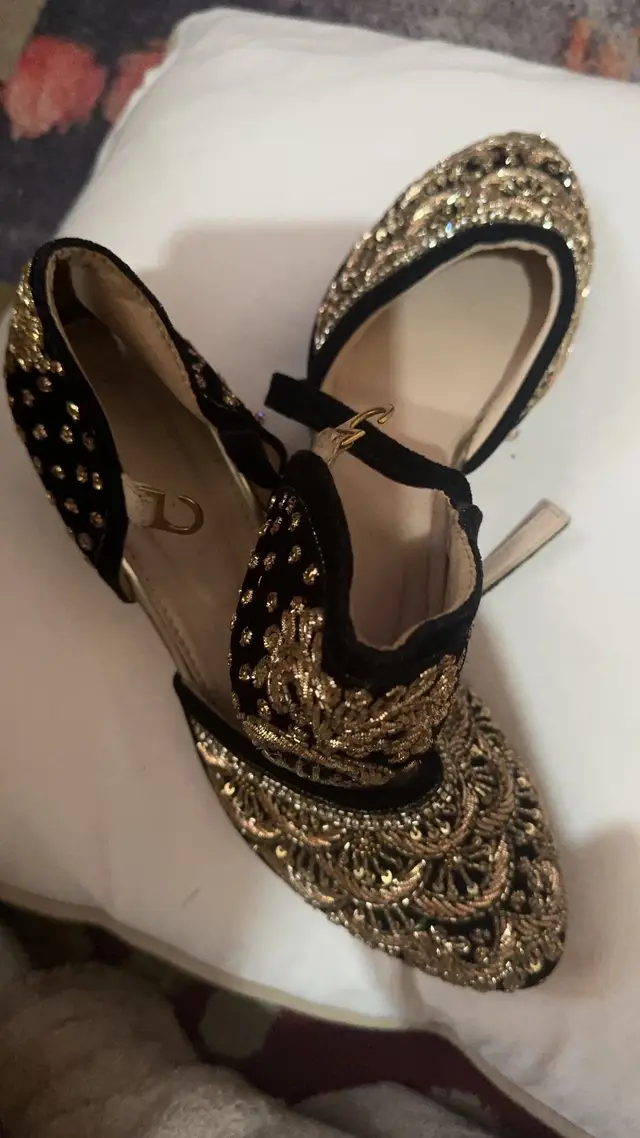 Size5 available in black colour with heel  £15only