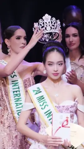 Miss International 2024 Thanh Thuỷ x Minh Tuan Couture #hoahauthanhthuy #missinternational #missinternational2024  #giaycaogot #giaycaocap #minhtuancouture #ntknguyenminhtuan #hoahauvietnam 