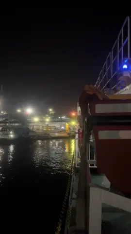 Pak, anakmu golek duet ngasi nyebrang laut  #pelabuhanmerakbakauheni #rantaujawasumatra #lampung #swkapal 