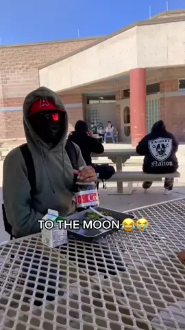 THAT WENT FLYING 🤯🤯 @antonn #school #highschool #prank #prankwars 
