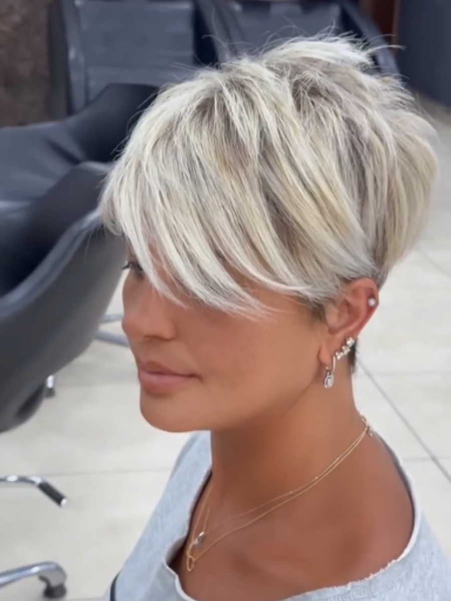 We ❤️ short haircuts on women 🤗 ✂️ #pixiestyle #kratkevlasy #kratkovlasky #fadedpixie #bobhair #bixiecut 