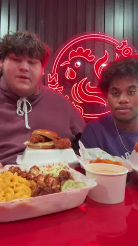 New @HotChickz Hot chicken DONT WALK.. RUN ‼️🔥#viral #nashvillehotchicken #mukbang #fyp #asmr #Foodie #asmrsounds #mukbangasmr #foodtiktok #chicken #hotchicken #crispychicken 