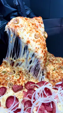 O tradicional também é delicioso 🍕🧀😋 Quem aí também curte o básico? Aquela pizza de mussarela bem recheada que dá água na boca 🤤  Faça o pedido da sua Bona Pizza 💙❤️😉 #pizza #pizzaria #delivery #praiademaua #pizzadelivery #viral #pizzaporn #queijo #mussarela #pizzademussarela