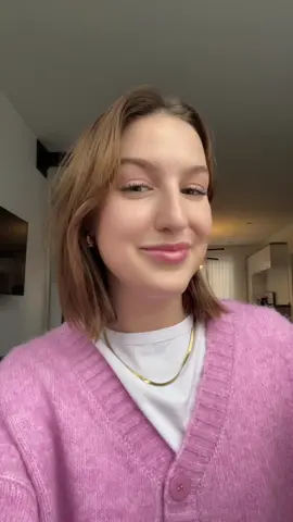 Ton rappel pour rappeler à ta maman que tu l’aimes ! Jusqu’au 29 novembre exclusivement chez Pharmaprix, c’est LE moment de gâter tes proches (ou toi-même !) et de faire une bonne action en même temps, en te procurant le nouveau Lip Comfort Oil en édition limitée dans la teinte “lovely rose” ! Pour chaque huile vendue, 5 $ seront versés à Belle et bien dans sa peau. Commente ta teinte préférée en commentaire💋 pub