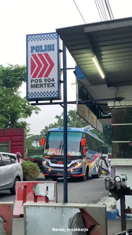 terimakasih untuk siapapun yang mau berteman untuk sekedar bercerita dan tertawa bersamaku 🙋#busjawatimuran #fypシ゚ #sumbergrouplovers🤗🐬 #sumbergroup #sugengrahayu #sumberselamat #fyp #busmania #fypviralシ @Mas Yat 