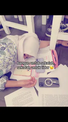NGANTUKKK #fotolive #sekolah 