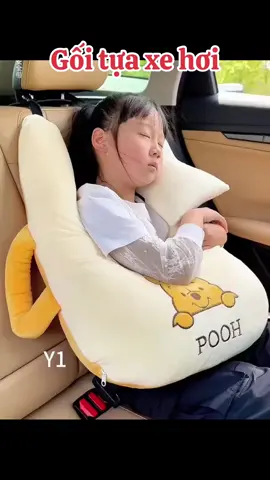 Gối tựa oto cho bé cố định khi buồn ngủ rất tiện lợi#goiom #xuhuong 