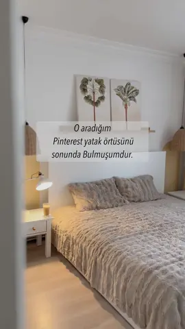 Sipariş Vermek İçin 👇 evlen.com.tr - websitemize girip arama yerine loria yazınız. Loria Kürk Yatak Örtüsü: Ultra yumuşak ve nefes alabilir kumaşıyla Loria yatak örtüsü, konforlu bir uyku deneyimi sunar ve odanızın vazgeçilmez bir parçası haline gelir. 🌟 Stoklarla sınırlıdır, bu yüzden kaçırmayın! 3 parça olarak satışa sunulmuş olup; üst kısmı terletmeyen tüylü kürk (wellsoft kumaş) ve alt kısmı kadifeden daha yumuşak 