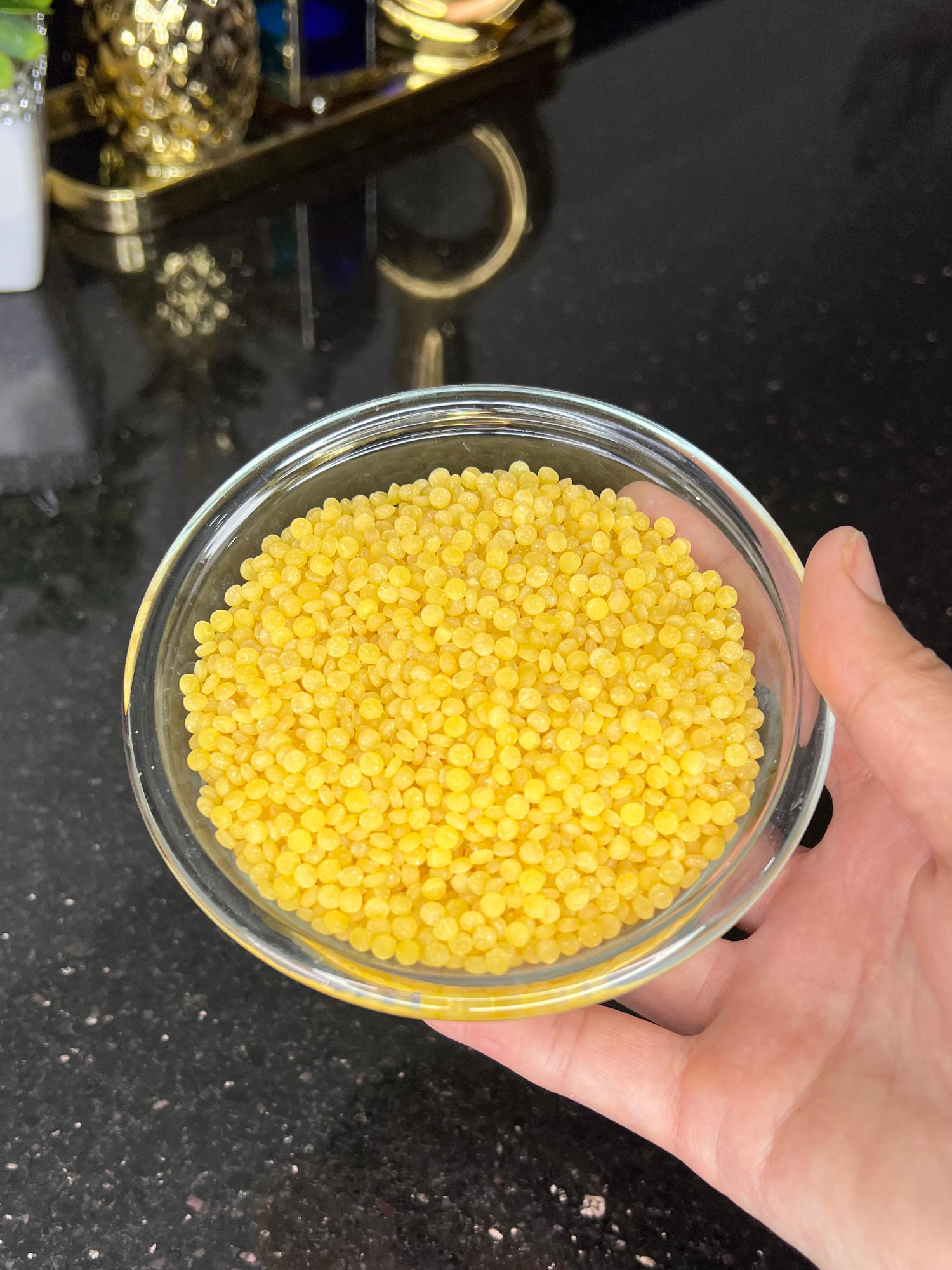 نساي عليك لمحيمصة بالحليب و بمطيشة و جربيها بهاد الطريقة يا سلام 👌 المكونات 👇👇 لمحيمصة زيتون مقطع فلفل الوان مشحر خضر مسلوقة (بطاطس .كرعة خضرة. الخزر) ذرة معلبة طون علبة ياغورت طبيعي 3 قطع جبن زيت زيتون ملح ابزار  #الشعب_الصيني_ماله_حل😂😂 #عنوان_الحادكة #حركة_لاكسبلورر #محيمصة #محيمصة_بالفلفلة_والطون #سلطة_لمحيمصة #سلطة_مكرونه