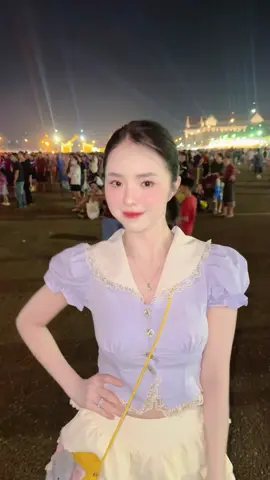 ເລາະບຸນທາດຫຼວງກັນ😉😍 #ເຈນນີ່ #jennybrand #saolaos🇱🇦 