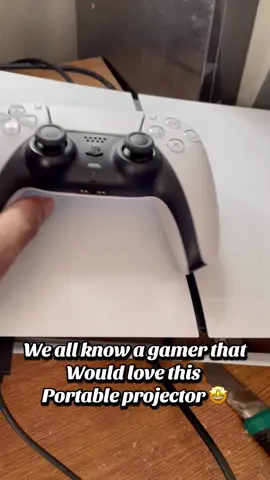 We all know a gamer that would love this portable projector 🤩