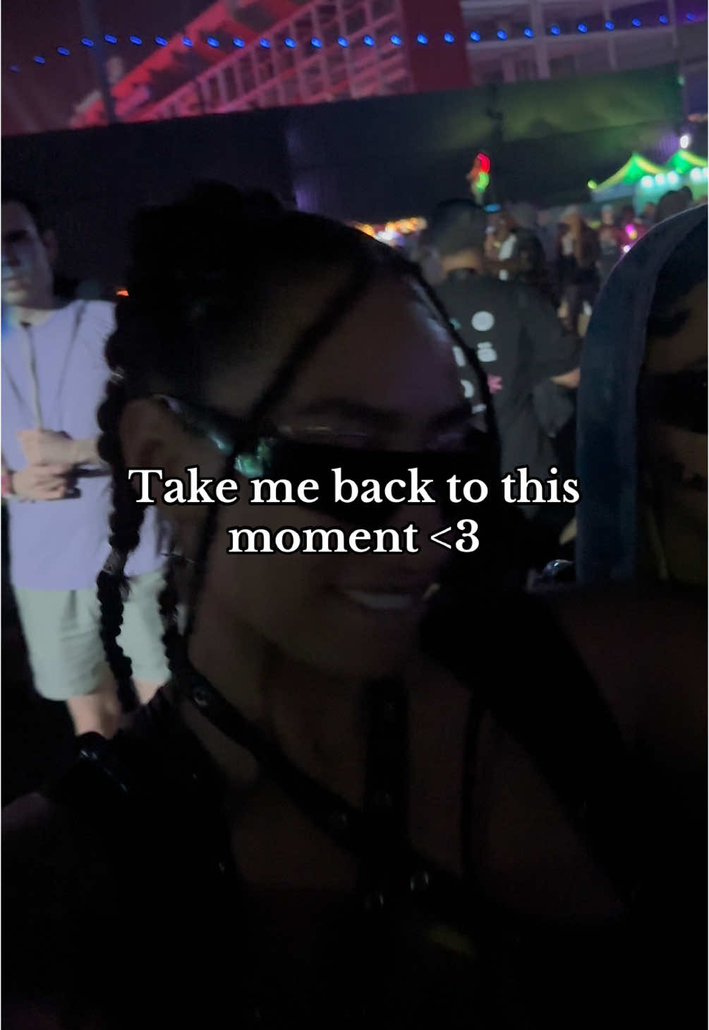 Raving with your fav person just hits different #edco #edc #ravegirl #raver #housemusic #melodictechno #edm #insomniac 