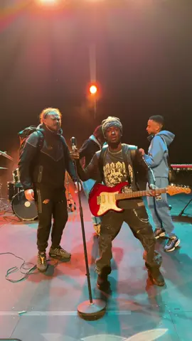I rock like pebble 👀🎸🔥 #aggythegift #fyp #foryouu #viral #viraltiktok 
