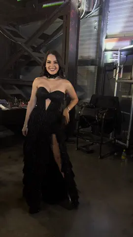 Resumen de @narciza_severa .🖤✨ Todo increíble!!! Evento, vestidos, experiencia🔝✨ Pero la carita de mi Ana Sofi🥹🥹🥹🥹🥹… la amoooooo.💖 Y mi Omar, dormido… favor de no molestar. 😂😂😂Jajaja te amoooo chiquito.💙 #Runway #narcizasevera @narciza severa #fashiondesigner 