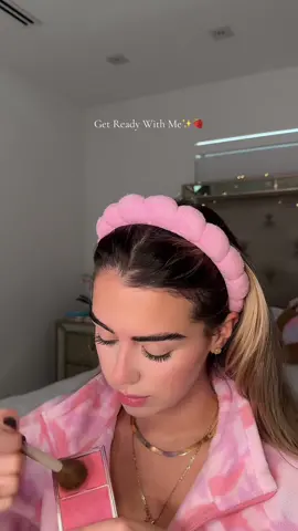 god i love being a woman✨🎀 #makeup #getreadywithme #nursing #nurse #latina #nursetok #nursingstudent #mexico #mexicantiktok #fuerzaregida #foryou #foryoupage #fypシ #fypageシ #miami #maquillaje 