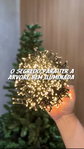 Pisca Pisca com strobo, esse é o segredo pra deixar a árvore de Natal brilhando de verdade! #dicasdenatal #ChristmasDecor #ChristmasTree #DeckTheHalls #MerryAndBright #HolidayCheer #christmascountdown #decornatal 