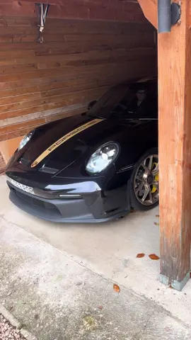 Spot the dog bed still on the car 😂 #porche #seeya 